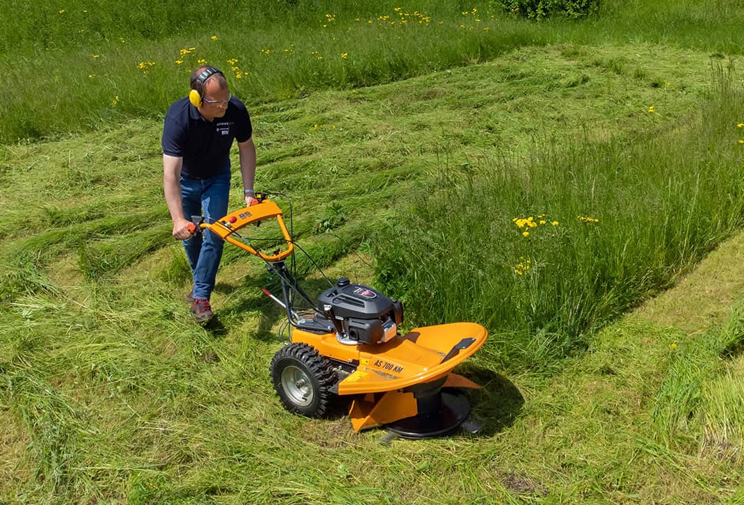 ecologiocal mowing with the AS 700 rotary mower